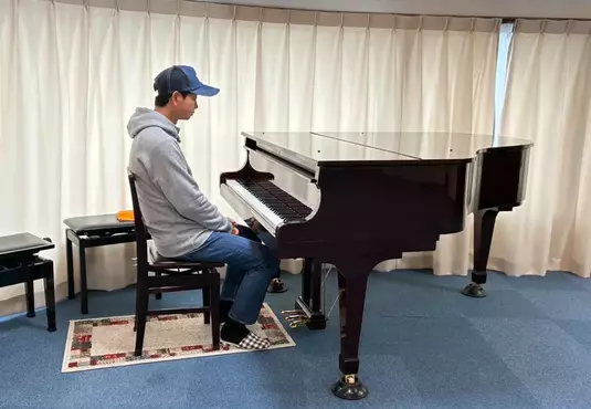 《什麼都不做的出租先生》演奏前衛樂曲4分33秒 挨批不尊重音樂炎上了