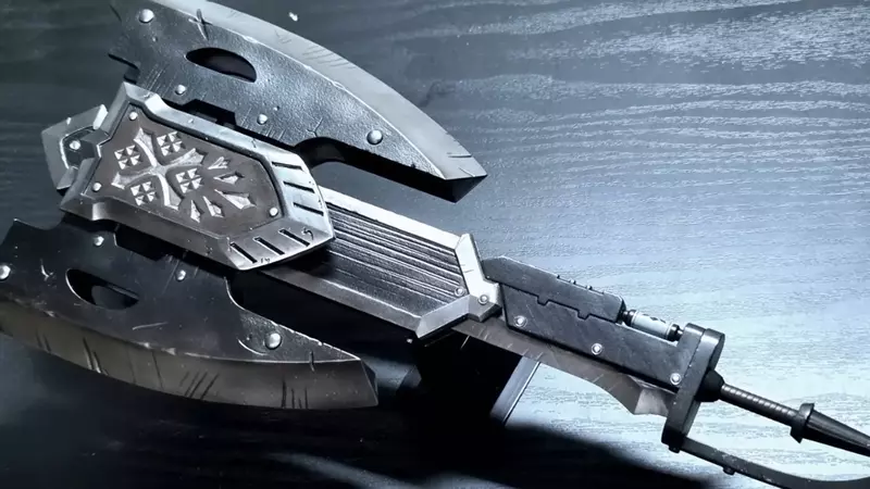 玩家手做「魔物獵人」充能斧變形武器 真的可以像遊戲那樣變形成劍模式以及斧模式兩種類型