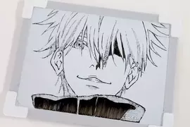 網友嘗試麥克筆白板畫 臨摹「咒術迴戰」角色五條悟 想不到牙籤跟棉花棒也成為了畫畫的工具！？