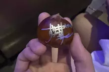 《簽名栗子》粉絲參加演唱會拿到奇葩紀念品 急徵不會腐敗的保存法