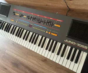 《驚人二手商品》日本網友購入故障中古電子琴 拆開來發現驚人的BUG……