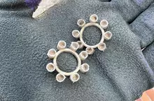 《老人才知道的玩具》他撿到這個東西讓網友們超懷念 其實鄉下地區趕熊依然很實用？