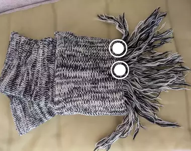 網友分享《將圍巾折成烏賊的做法》如果顏色選得對其實做出來會很逼真唷