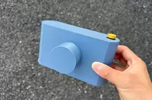 網友創意發想的《回憶照相機》雖然沒有鏡頭但能拍攝出地點「過去」的景象