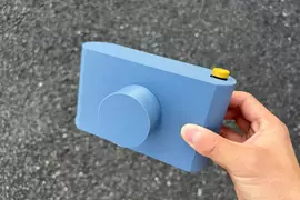 網友創意發想的《回憶照相機》雖然沒有鏡頭但能拍攝出地點「過去」的景象