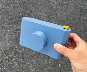 網友創意發想的《回憶照相機》雖然沒有鏡頭但能拍攝出地點「過去」的景象