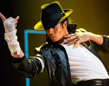 親姪子演出《麥可傑克森》傳記電影預告曝光 高度還原「流行樂之王」傳奇舞姿