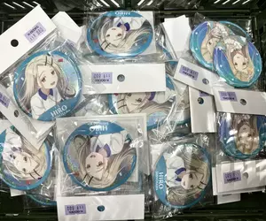 《收藏同款周邊商品的人》只有轉賣商才會這麼做？死忠粉絲都來分享家中的祭壇了