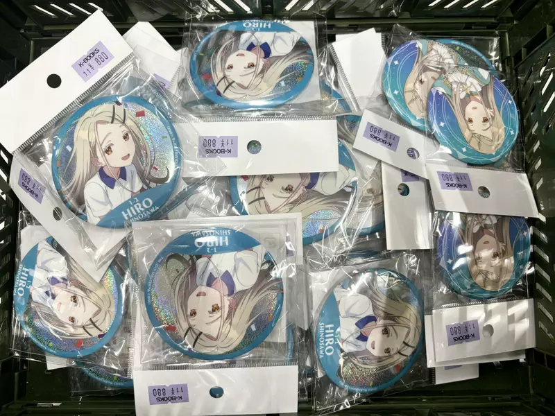 《收藏同款周邊商品的人》只有轉賣商才會這麼做？死忠粉絲都來分享家中的祭壇了