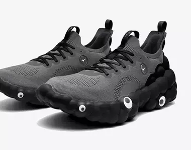 大阪萬博商品《脈脈運動鞋》黑灰帥氣版 限量2025雙在11月13號這天全新推出