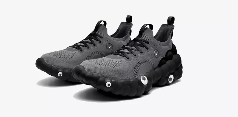 大阪萬博商品《脈脈運動鞋》黑灰帥氣版 限量2025雙在11月13號這天全新推出