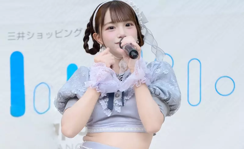 《在意腰間肉的偶像》側腹出現皺褶讓她傻眼了 求網友幫修圖引爆惡搞熱潮