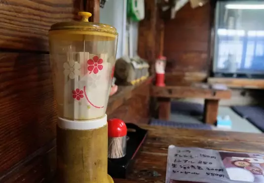 日本古早味餐廳特有的《懷舊筷子筒》網友陸續分享自己曾經在哪裡看過