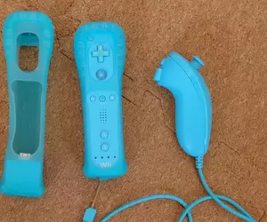 日本網友入手《稀有Wii控制器》世上只有5000組的水藍色雙節棍