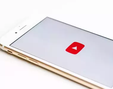 現代人對於不可強制跳過的廣告非常討厭 看片看到一半直接插入2分鐘廣告超破壞觀感體驗