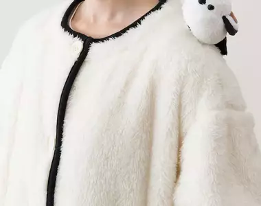 宜得利家居「Deco Home」系列 冬季可穿毛毯登場 停在肩膀上的銀喉長尾山雀超可愛❤