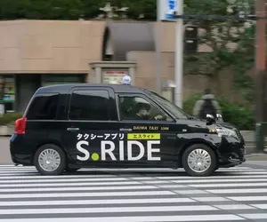 《日本叫車APP廣告》批評尾牙主辦人太奸詐 網友吐槽那你怎麼不自己來辦？