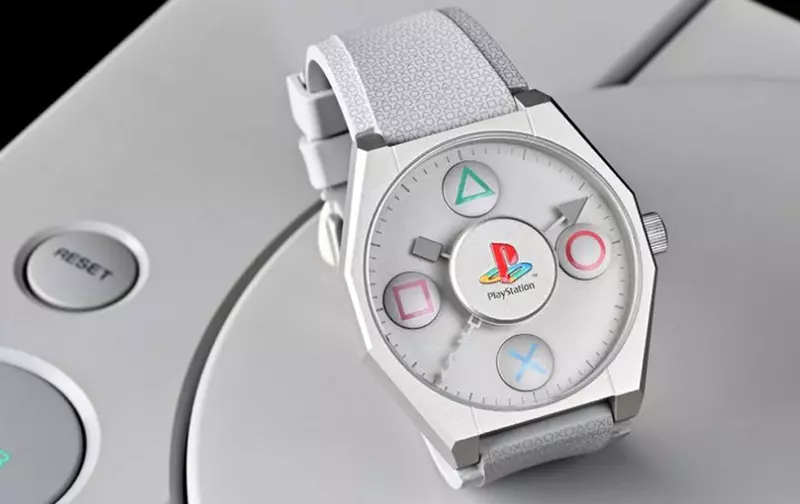 強強聯手《PlayStation Ｘ ANICORN》推出30周年限量錶