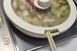 《火鍋習慣大論戰》夾完生肉的筷子 你會插進滾水裡煮一下嗎？