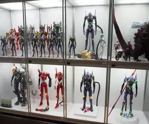 VTuber不懂《模型展示櫃應該怎麼擺？》網友們熱情提供各種參考資料了