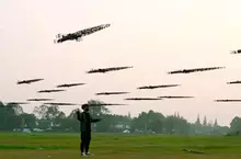 網友製作《飛劍無人機》透過手上控制器即可重現仙俠小說中的奇景