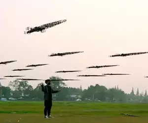 網友製作《飛劍無人機》透過手上控制器即可重現仙俠小說中的奇景