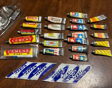 《資深模型玩家的回憶》以前都會隨盒附送接著劑？年輕玩家全都沒看過