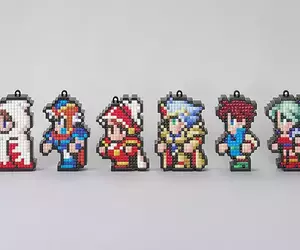 能夠動手拼湊的《最終幻想》鑲珠嵌底座製作的六款造型吊飾