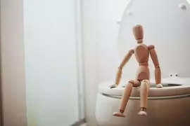 網友的有感而發《女生廁所排隊的原因》這樣分析的意思是男生尿尿時不會思考人生哲理嗎？好像還真不會XD