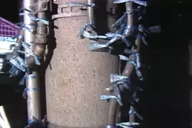 加油站附近被綁滿了《神秘塑膠繩》日本尋謎節目33年未解的詭異謎團