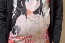 變態中的天才發現了《動漫T恤的實用性》不過要先確定你的肚子肉夠多