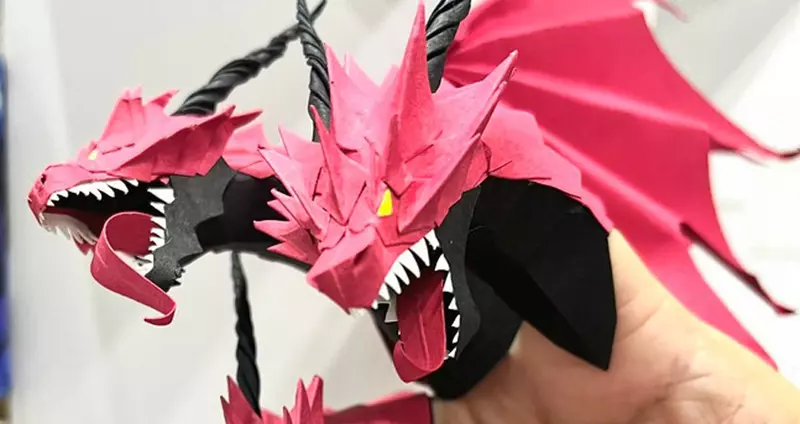 網友創作《手指火龍》可遊玩的紙藝術作品 三頭龍首的造型真的是相當霸氣