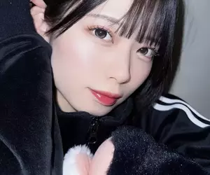 胸圍瞬間大增的《爆乳偶像水宙翠》分享自拍照讓網友們全都誤會了