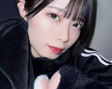 胸圍瞬間大增的《爆乳偶像水宙翠》分享自拍照讓網友們全都誤會了