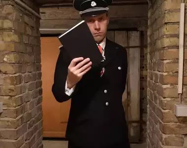 《話題伴讀影片》被德國軍官監視整整４小時 大大提升念書和工作效率