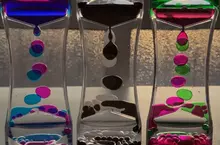 當季日劇出現《油滴沙漏》松山研一和觀眾都超懷念這個東西