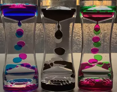 當季日劇出現《油滴沙漏》松山研一和觀眾都超懷念這個東西