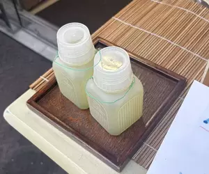 《懷舊塑膠瓶裝茶》日本人半世紀前搭火車都喝這個 早期材質惡劣還有塑膠味