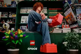這次踩了不會痛了《樂高積木鞋》LEGO 與 Crocs 聯動推出新產品，將於2月16日發售
