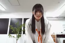 《沉默之丘F》飾演雛子父親的「真砂豪」，拉著遊戲角色「五十嵐咲子」的真人臉模「滝瀬妃夏」加入直播，真的把F變成了family遊戲惹！？