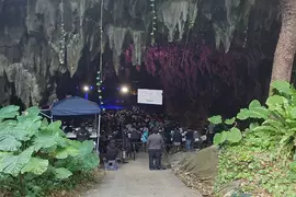 在鐘乳洞辦活動的《聲優花宮初奈》粉絲直呼生平第一次看到有人這麼狂