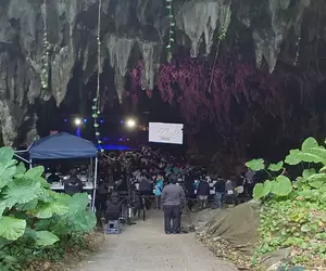 在鐘乳洞辦活動的《聲優花宮初奈》粉絲直呼生平第一次看到有人這麼狂