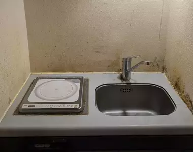 東京常見的《超狹窄廚房》日本網友議論這種空間究竟能不能煮菜