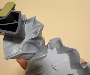 網友分享《現在的模型會把下半身封死》這不是讓那些愛看大腿的人沒東西可看嗎？