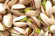 《不會吃開心果的人》他連殼一起吃讓店員傻眼了 日本網友好奇吃法是從哪裡學的呢？