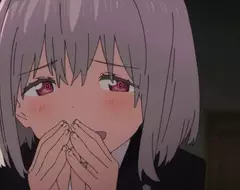 現實日本女生《笑的時候都會遮嘴巴》但是二次元女生卻很少這麼做？