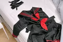 《亂丟COSPLAY服裝》可以營造出引人遐想的氛圍？大家都來爭相模仿了