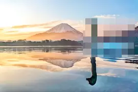 拍富士山美景的攝影師被亂入 開玩笑說這難道就是傳聞中的水怪嗎(誤)