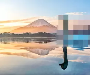 拍富士山美景的攝影師被亂入 開玩笑說這難道就是傳聞中的水怪嗎(誤)