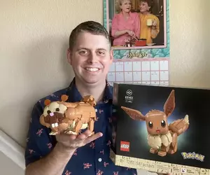 Reddit網友分享用《樂高伊布》變向做成一隻大牙狸